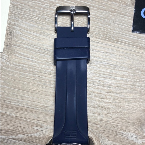 Tommy Hilfiger Watch - Picture 4 of 4